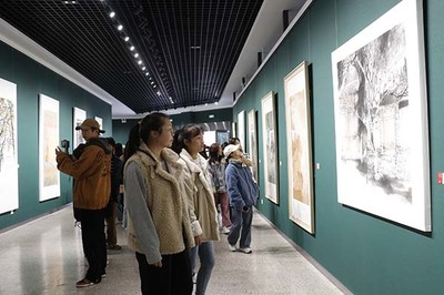 奮斗百年路 啟航新征程